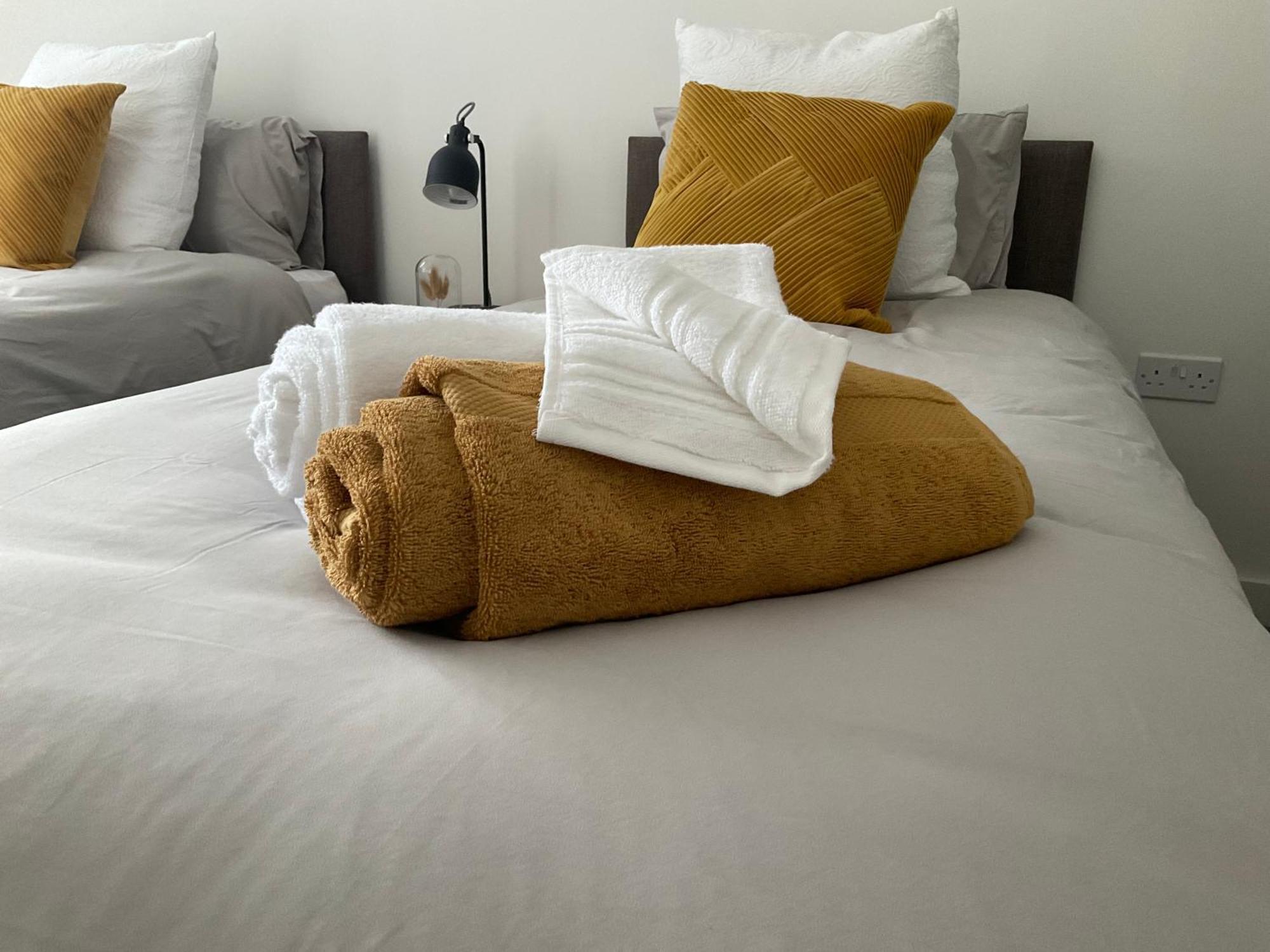 The Parkes A Stylish 3Br House, 5 Mins From Central Birmingham Close To The Edgbaston Stadium, The Hippodrome, Uob, Aston And Bcu, China Town, Kings Heath Bhx Airport And Much More المظهر الخارجي الصورة