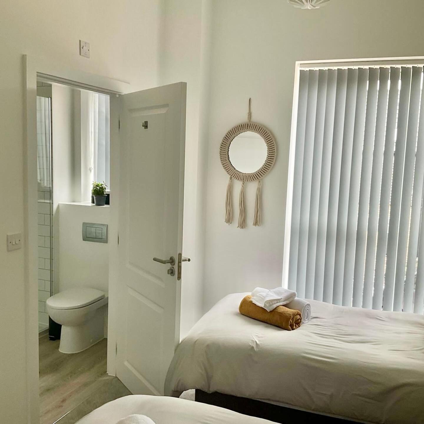 The Parkes A Stylish 3Br House, 5 Mins From Central Birmingham Close To The Edgbaston Stadium, The Hippodrome, Uob, Aston And Bcu, China Town, Kings Heath Bhx Airport And Much More المظهر الخارجي الصورة