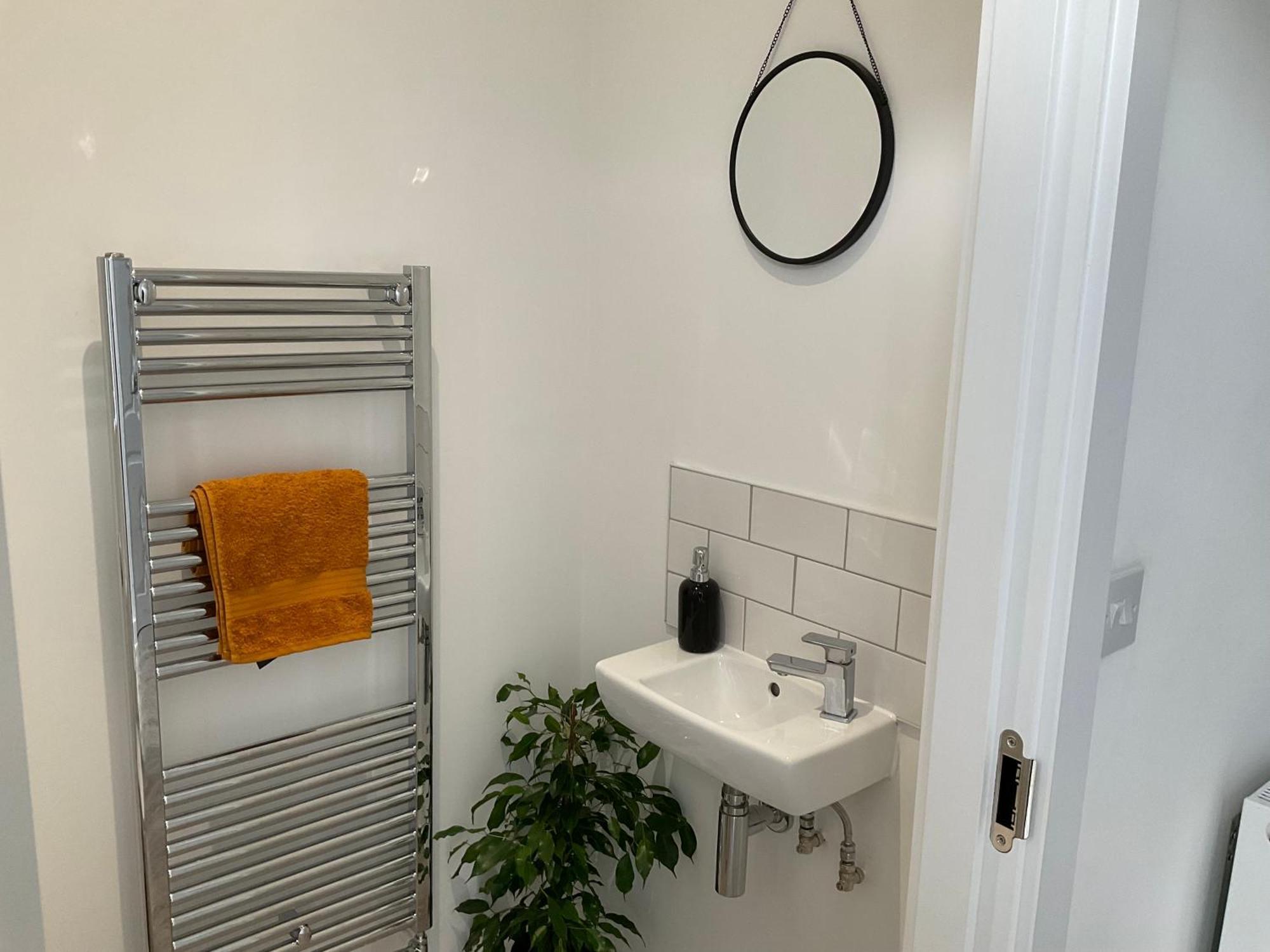 The Parkes A Stylish 3Br House, 5 Mins From Central Birmingham Close To The Edgbaston Stadium, The Hippodrome, Uob, Aston And Bcu, China Town, Kings Heath Bhx Airport And Much More المظهر الخارجي الصورة
