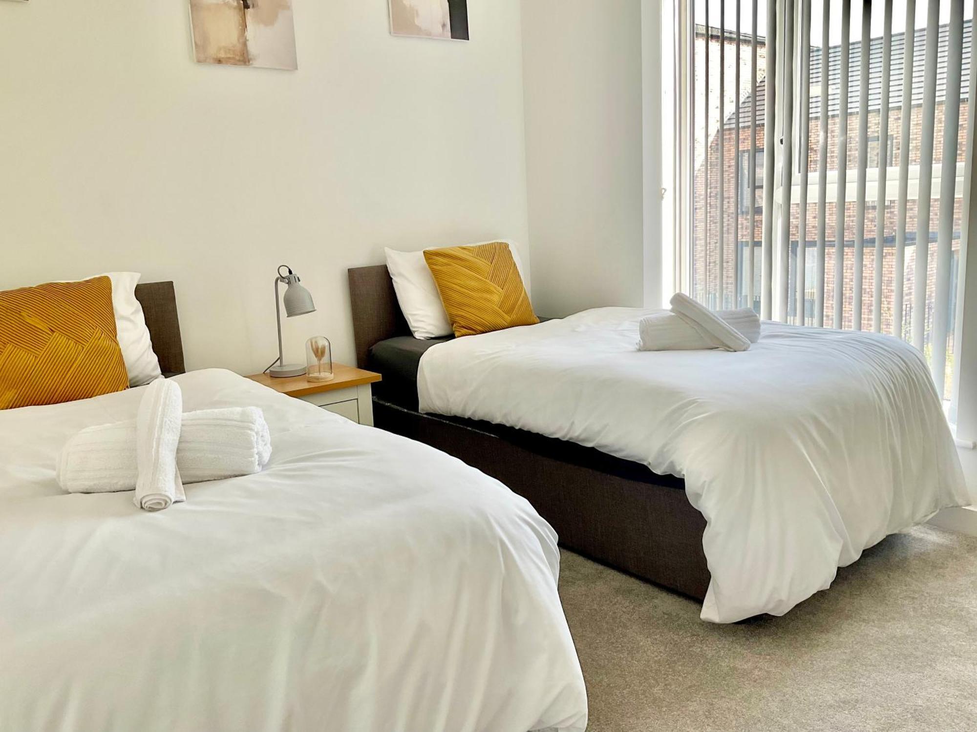 The Parkes A Stylish 3Br House, 5 Mins From Central Birmingham Close To The Edgbaston Stadium, The Hippodrome, Uob, Aston And Bcu, China Town, Kings Heath Bhx Airport And Much More المظهر الخارجي الصورة